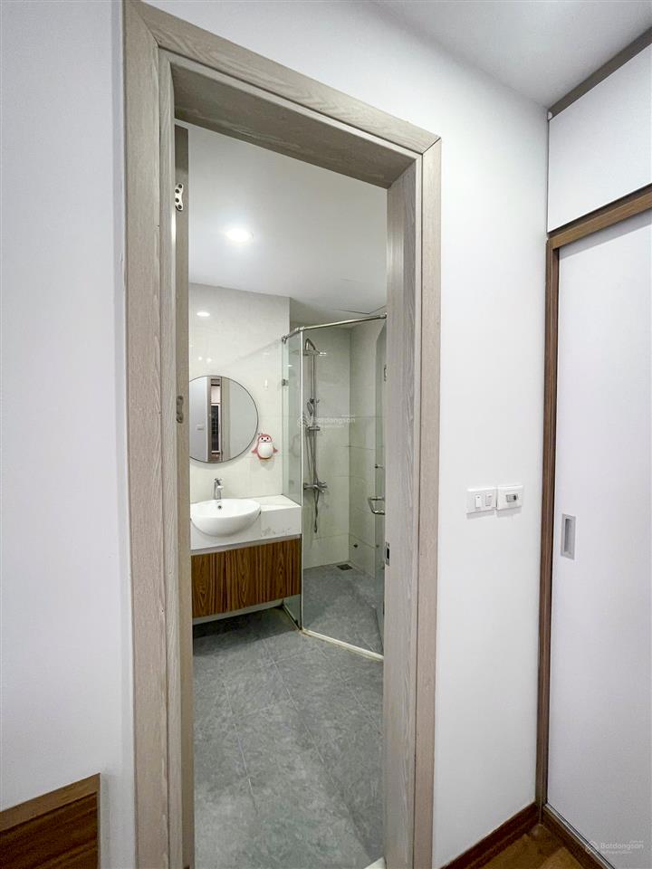 Cho thuê căn hộ 3pn full nội thất, sơn sửa vệ sinh lại như mới