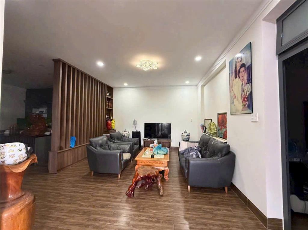 BÁN BIỆT THỰ 300m2 LÔ 90 LIÊN NGHĨA, ĐỨC TRỌNG .LÂM ĐỒNG Hàng hiếm trung tâm – vị trí VIP