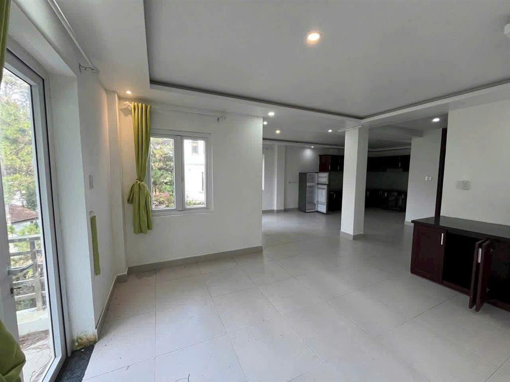 Cho thuê và sang nhượng villa Nam Hồ giá 18 triệu  phường 11 Đà Lạt Lâm Đồng