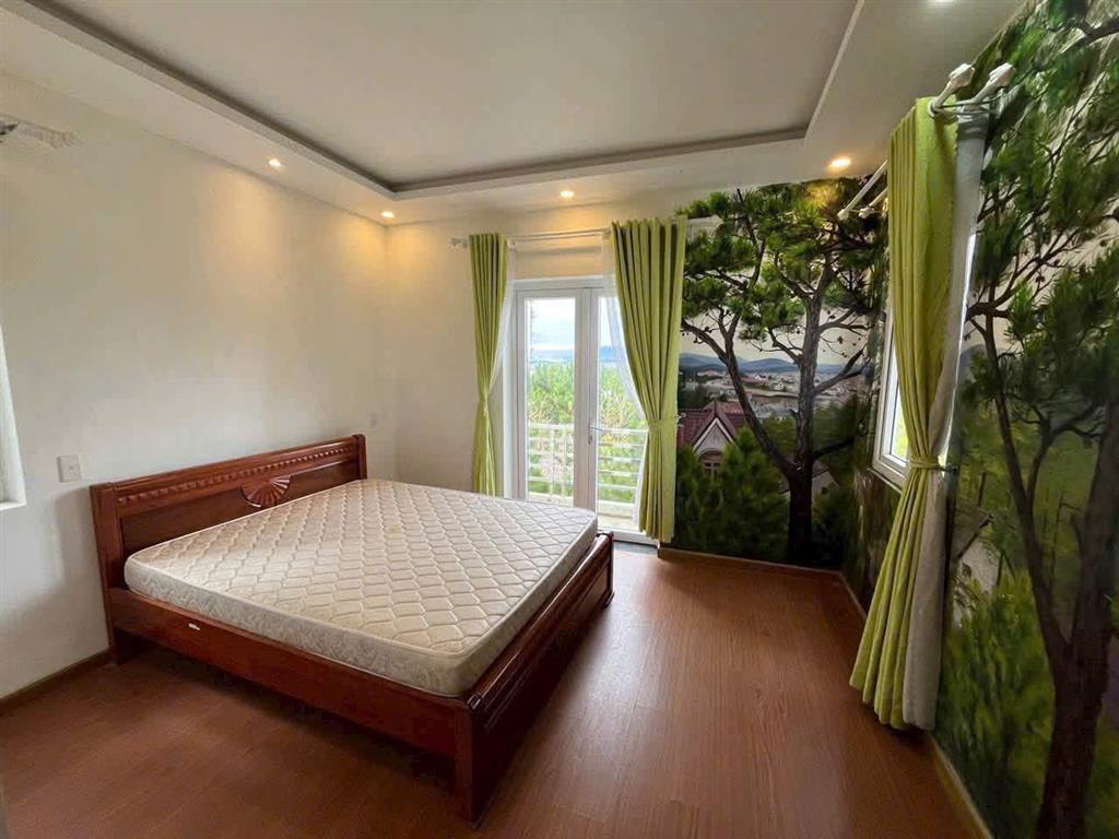 Cho thuê và sang nhượng villa Nam Hồ giá 18 triệu  phường 11 Đà Lạt Lâm Đồng