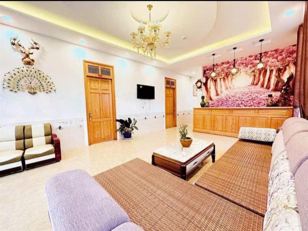 Cần sang nhượng khách sạn mặt tiền đường Hoàng Văn Thụ giá 35 triệu tại Đà Lạt Lâm Đồng