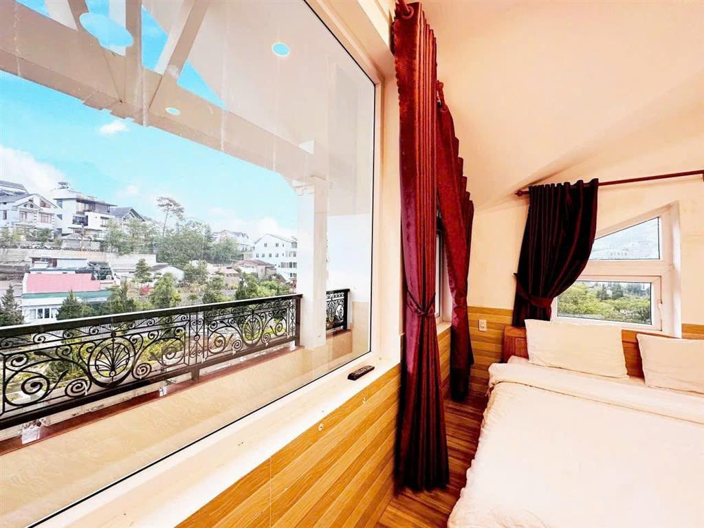 Cần sang nhượng khách sạn mặt tiền đường Hoàng Văn Thụ giá 35 triệu tại Đà Lạt Lâm Đồng