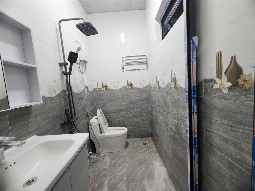 Cho thuê nhà mới xây 4 phòng ngủ giá 6 triệu tại phường 7 Đà Lạt Lâm Đồng
