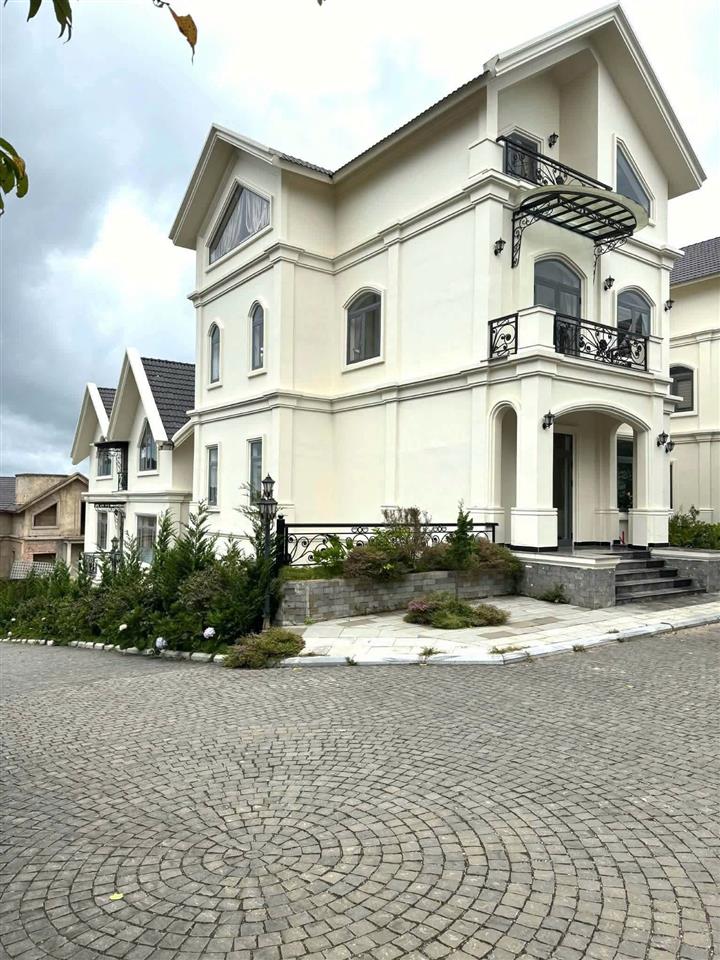 Cho thuê villa 10 phòng căn góc Măng Lin phường Langbiang giá 25 triệu tại Đà Lạt Lâm Đồng
