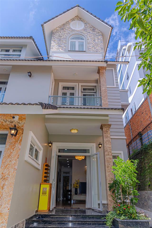 Cho thuê villa 5 phòng ngủ sân vườn rộng giá 30 triệu tại đường Trạng Trình Đà Lạt Lâm