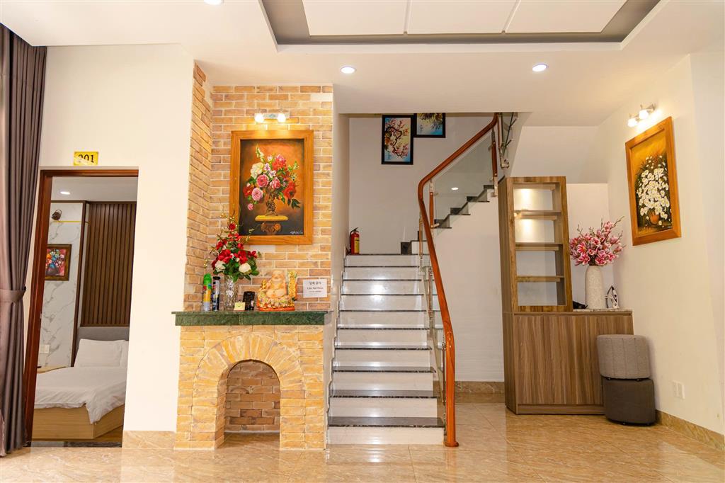 Cho thuê villa 5 phòng ngủ sân vườn rộng giá 30 triệu tại đường Trạng Trình Đà Lạt Lâm