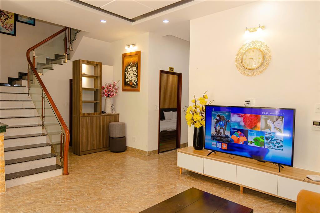 Cho thuê villa 5 phòng ngủ sân vườn rộng giá 30 triệu tại đường Trạng Trình Đà Lạt Lâm
