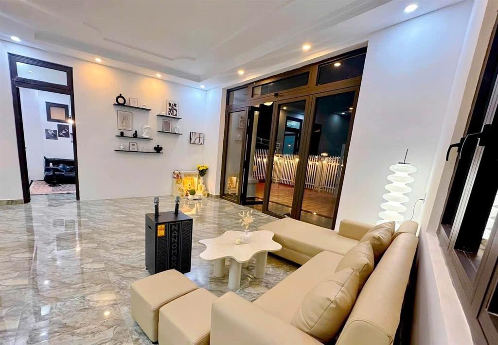 Sang nhượng homestay 8 phòng kinh doanh full nội thất giá thuê 20 triệu đường Hàn Thuyên