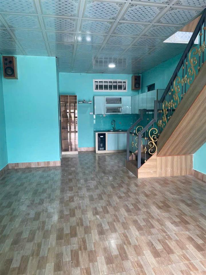 Cho thuê nhà mặt tiền 5 phòng ngủ giá 10.5 triệu đường Đinh Công Tráng Đà Lạt Lâm Đồng