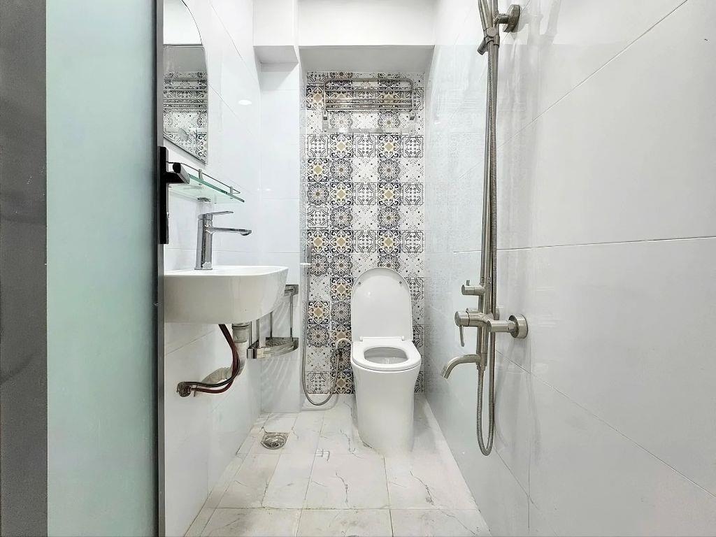 BÁN NHÀ CÓ THANG MÁY ĐƯỜNG CAO THẮNG QUẬN 3 – HẺM 8M – DÒNG TIỀN CAO