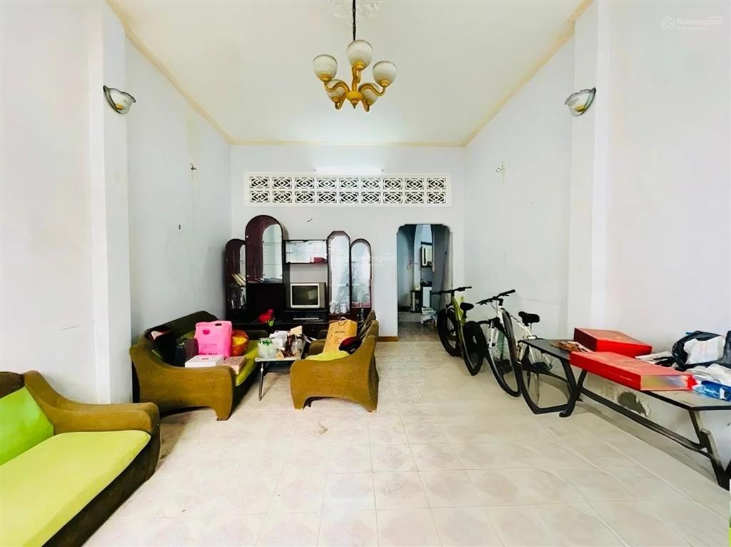 Nhà mặt tiền bàn cờ quận 3  4 tầng  vài bước ra chợ bàn cờ  giá 13.5 tỷ