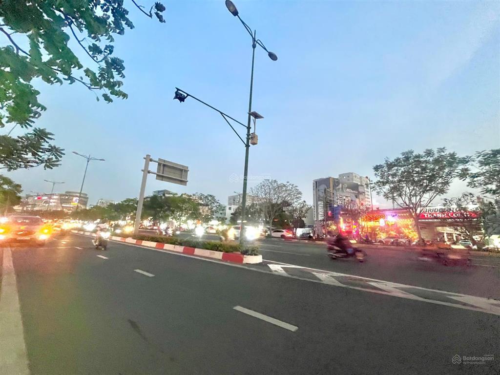 Tài sản lõi  2 mặt tiền phạm văn đồng & kha vạn cân  đối diện gigamall  nhỉnh 200tr/m2