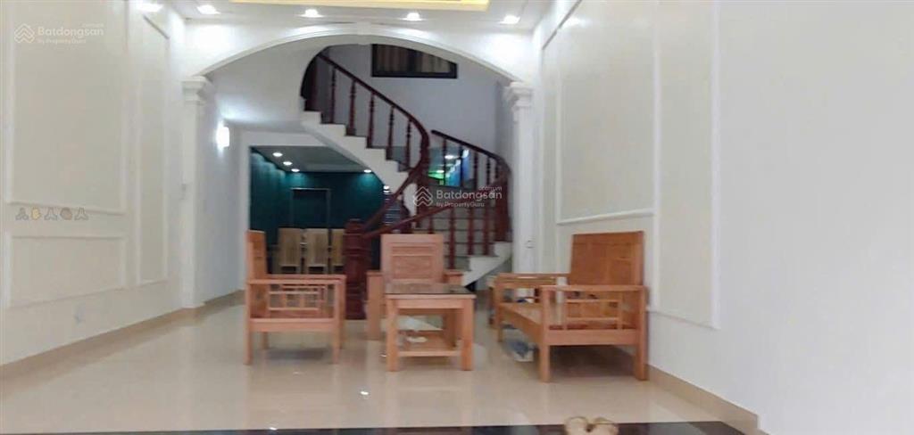 Cho thuê nhà nguyên căn  90m2  5 ngủ  văn cao  full đồ