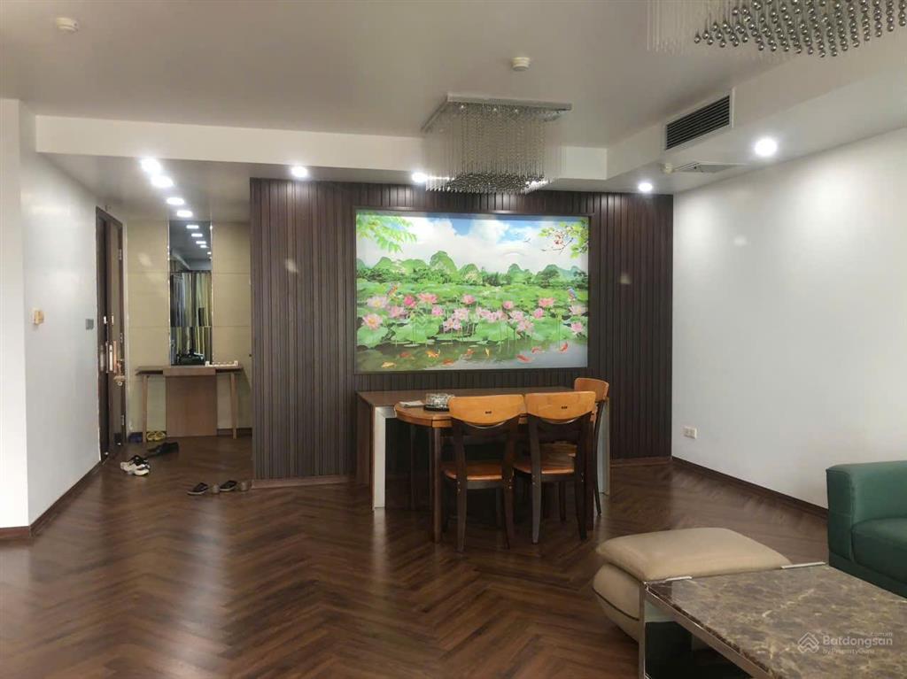 Cho thuê căn hộ 3 phòng ngủ, chung cư td plaza  siêu thị go  155m2  15 triệu