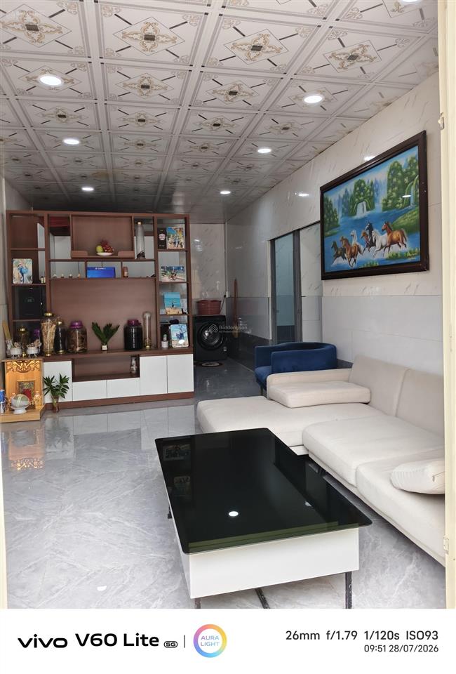Chỉ 1 tỷ 2 sở hữu ngay căn nhà 64 m2 mặt tiền khủng 8m. đường trước nhà 4m xe hơi tới nhà.