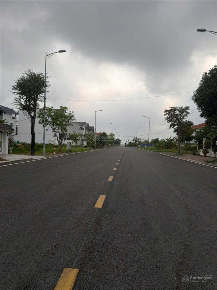 Bán đất nền dự án tại anh dung 7 đối diện công viên , giá 5,4 tỷ, 180m2