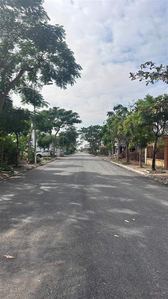 Lô góc hướng đông nam, tây nam biệt thự anh dũng 7 giá 2x triệu/m  cách cầu rào 500m