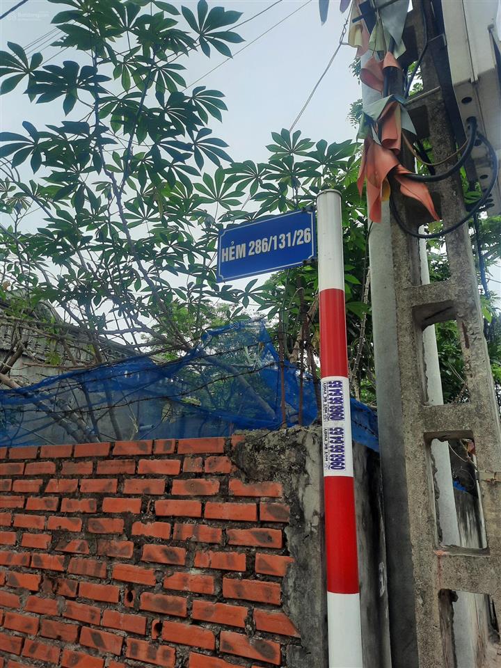 Bán 60m2 đất sen hồ, mặt tiền 4,5m, ngõ 3,5m nông sạch, trải nhựa , giá 3,2 tỷ