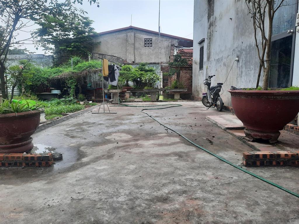 Bán 60m2 đất sen hồ, mặt tiền 4,5m, ngõ 3,5m nông sạch, trải nhựa , giá 3,2 tỷ