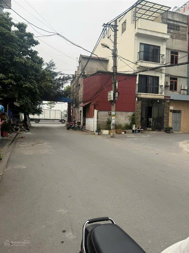 Cần bán 68m2 đất trâu quỳ, mặt tiền 5.5m, vỉa hè 4m, đường 3,4 ô tô tránh, giá 10,5 tỷ