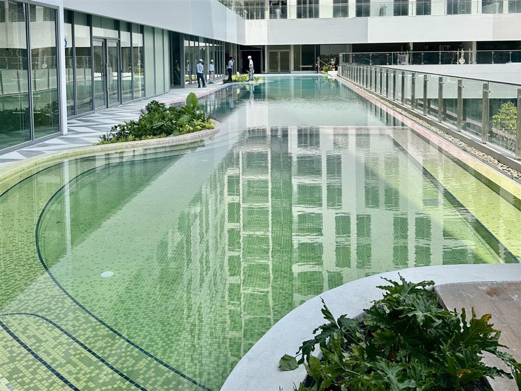 Cho thuê ch urban green| 2pn 65m2| giá 11 triệu| nt cơ bản| view hồ bơi| hướng đn mát mẻ