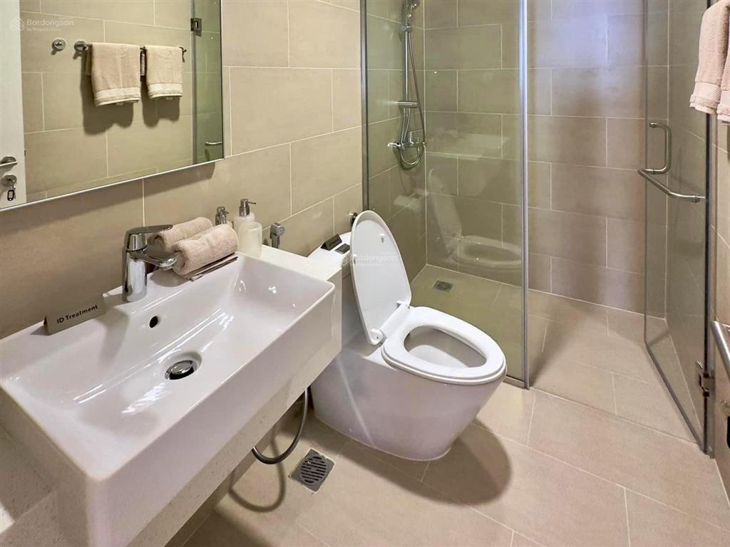 Cho thuê ch urban green| 2pn 65m2| giá 11 triệu| nt cơ bản| view hồ bơi| hướng đn mát mẻ