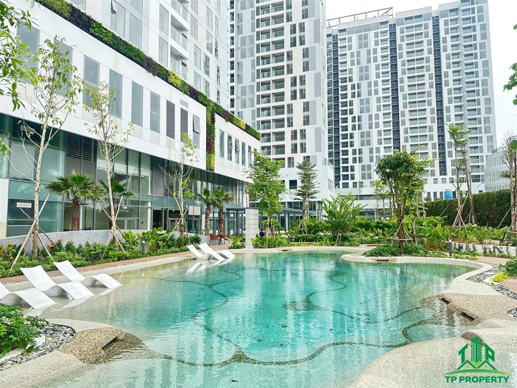 Cho thuê ch urban green| 2pn 65m2| giá 11 triệu| nt cơ bản| view hồ bơi| hướng đn mát mẻ