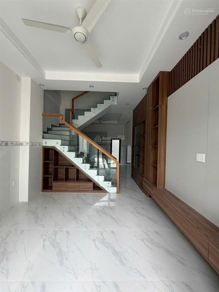 Bán nhà 4 tầng kế bên vinhomes grand park quận 9,nhà sổ hồng riêng hoàn công đầy đủ,đường xe hơi