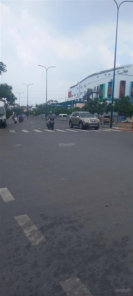 Bán nhà đường dương quảng hàm, nằm sau emart gò vấp, mặt tiền kinh doanh, nhà cũ thuận tiện xây mới