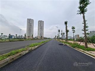 Bán căn góc 65m2, 2 ngủ, 2 ban công, view thoáng, lộng gió