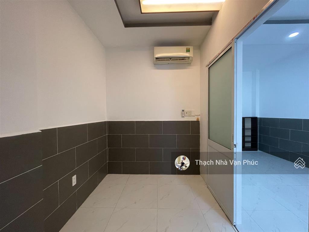 Cho thuê căn hộ 35m2 tại vạn phúc city sàn trống, dễ setup 7,5 triệu/tháng