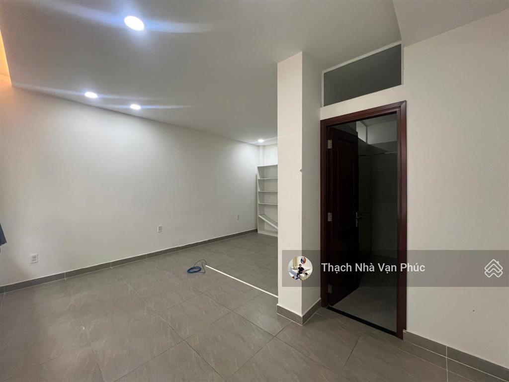 Văn phòng 25m2 cho thuê  vạn phúc city  giá 5,5 triệu/tháng