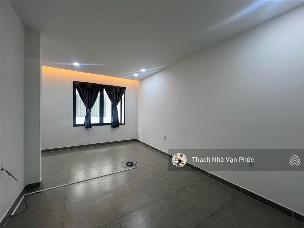 Văn phòng 25m2 cho thuê  vạn phúc city  giá 5,5 triệu/tháng