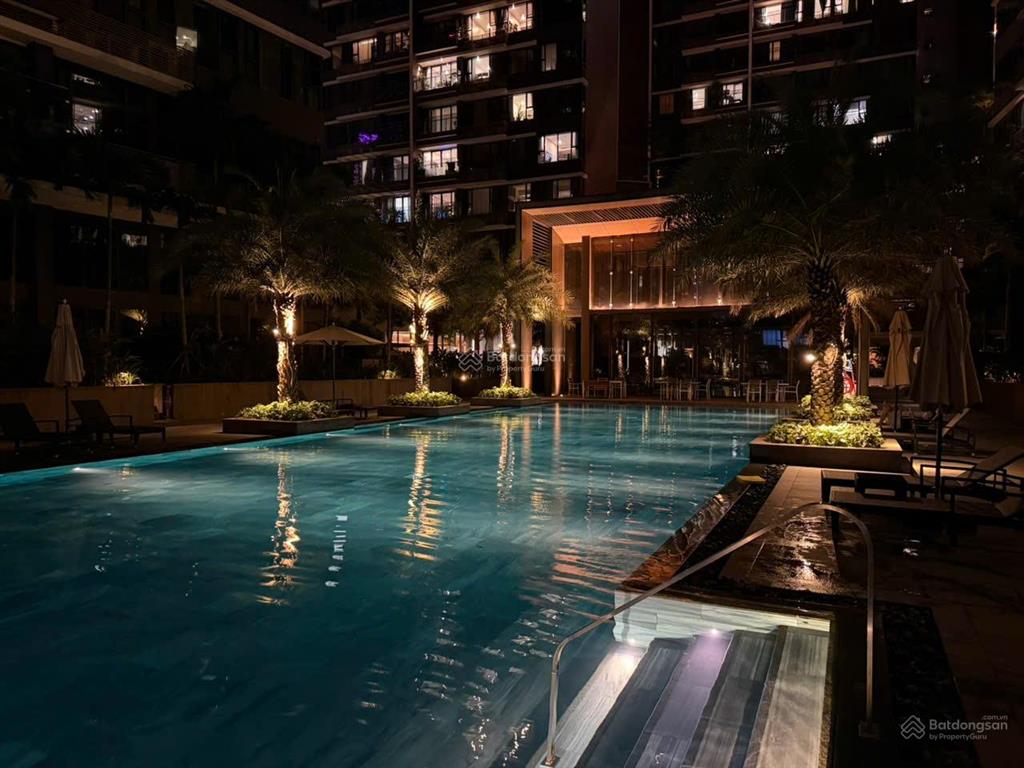 2pn view quận 1  nhà trống sẵn
