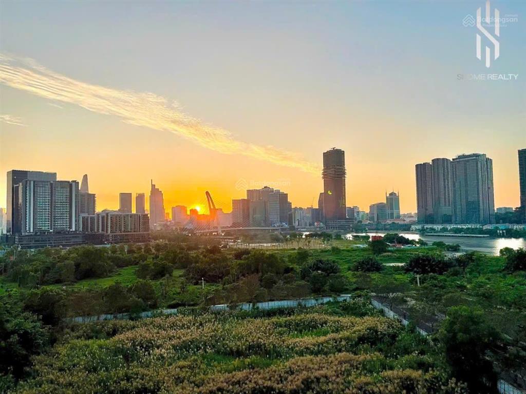 2pn view quận 1  nhà trống sẵn
