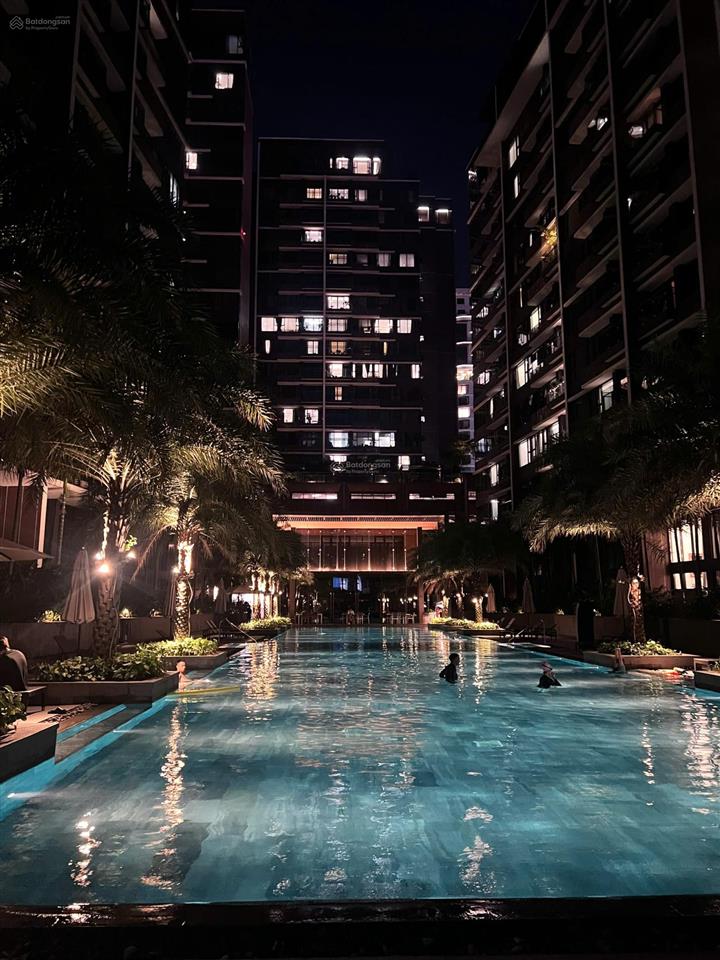 2pn view quận 1  nhà trống sẵn