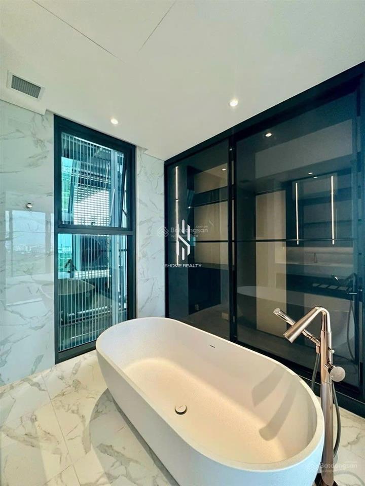 Bán nhanh the crest metropole 2pn  đã có sổ, view ifc 99  24 tỷ