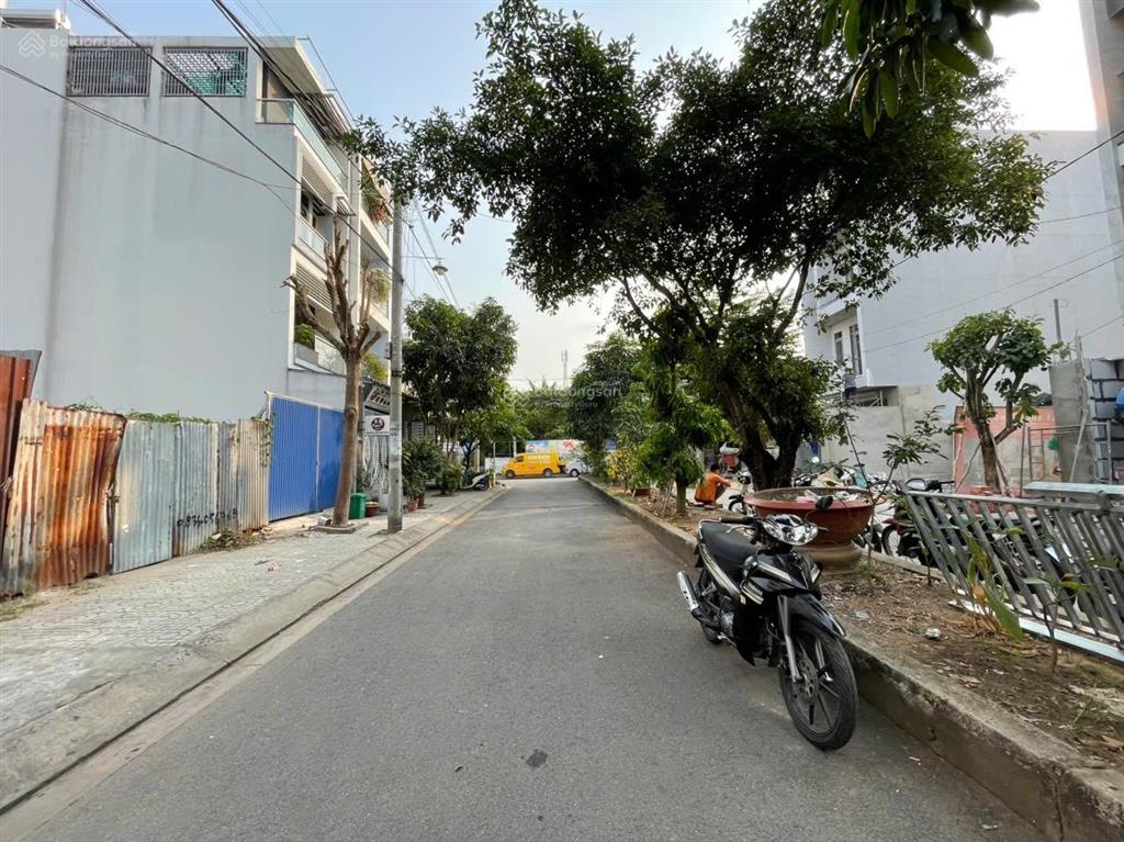 Bán đất hẻm 457 lê văn quới hẻm 15m có lề đất trống giá 8 tỷ tl