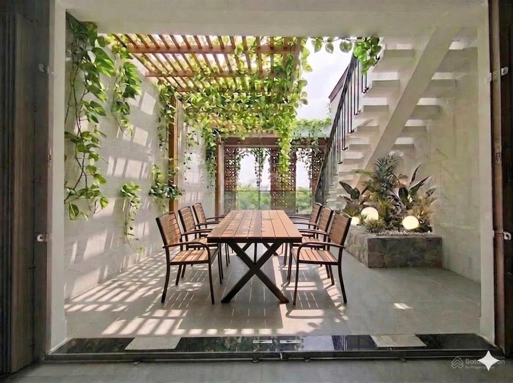 Cho thuê căn hộ tầng 2, tầng 3 và tầng 4 đường 3/2 gần ngã tư đường lê đại hành và đường 3/2