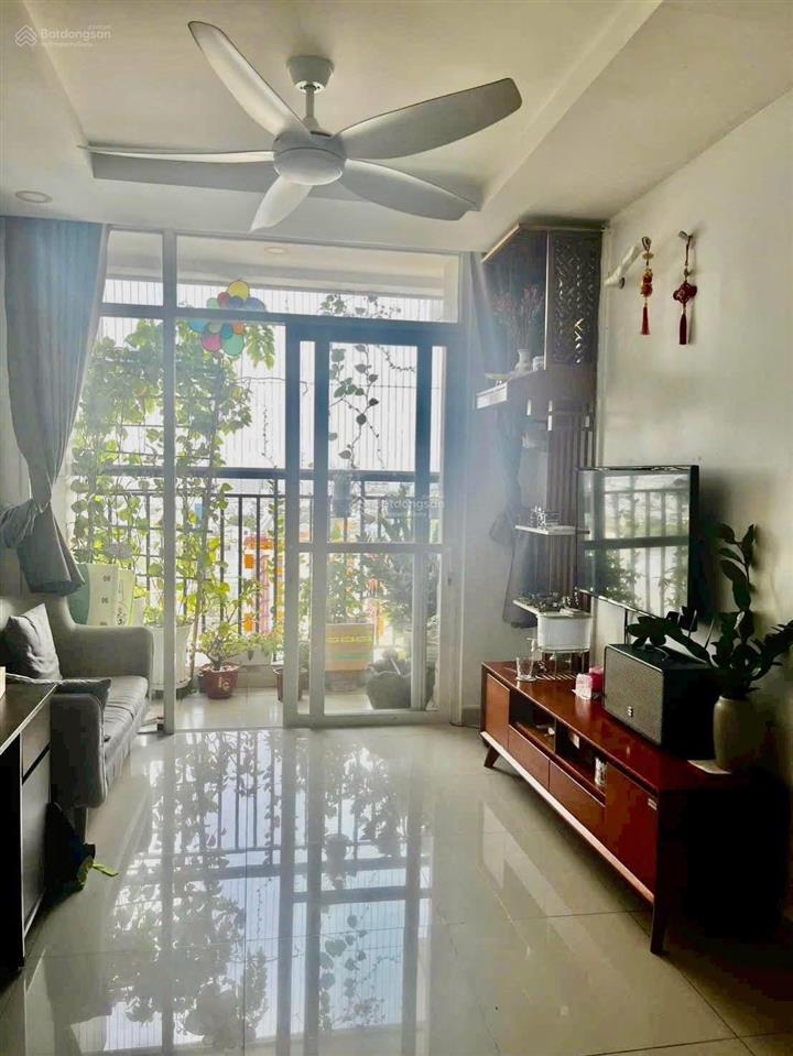 Chính chủ gấp ehome2 bán căn hiếmcăn đẹp 66m2, 2pn, 2wc, có ban công, sổ hồng riêng.