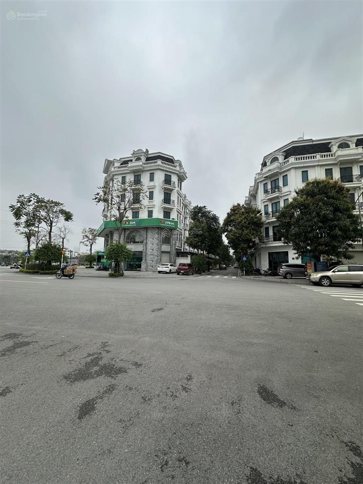 Luxury kiến hưng  siêu phẩm đầu tư 6 tầng 1 hầm đối diện công viên 9,2ha