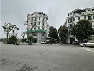 Luxury kiến hưng  siêu phẩm đầu tư 6 tầng 1 hầm đối diện công viên 9,2ha