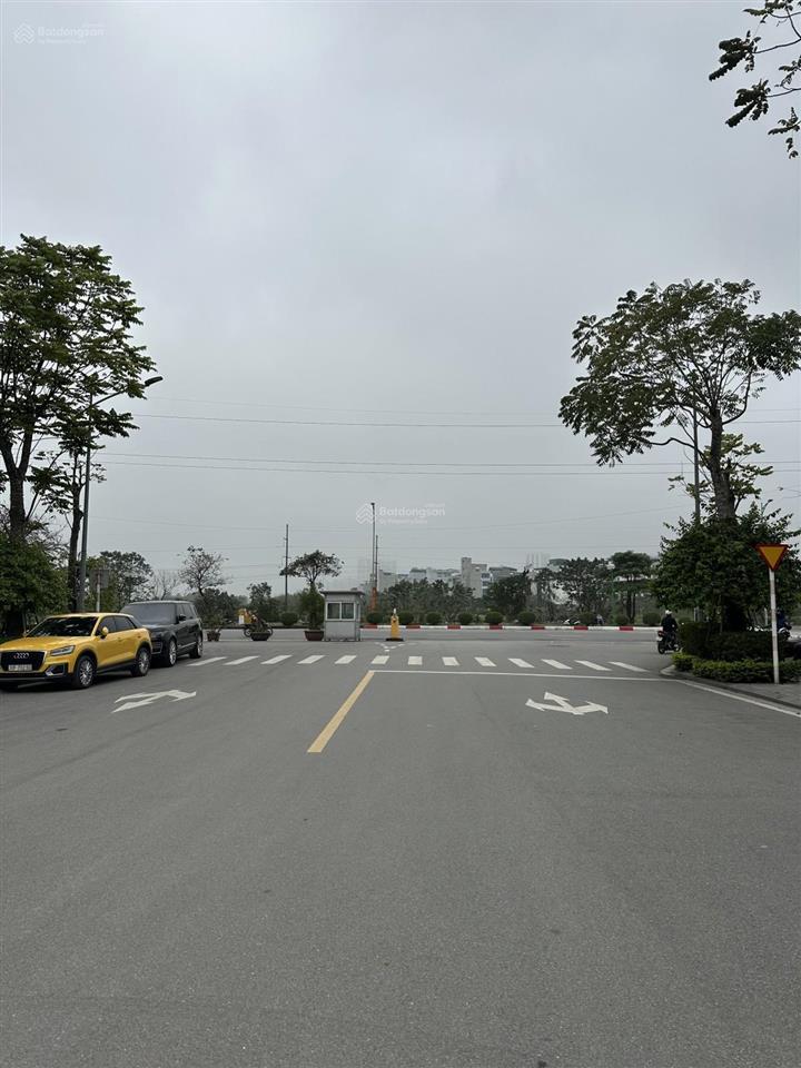 Luxury kiến hưng  siêu phẩm đầu tư 6 tầng 1 hầm đối diện công viên 9,2ha