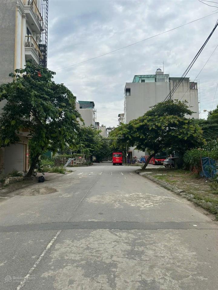 Hiếm có khó tìm  đất phân lô gần bến xe yên nghĩa  50m  đường 3 ô tô tránh  chỉ hơn 10 tỷ