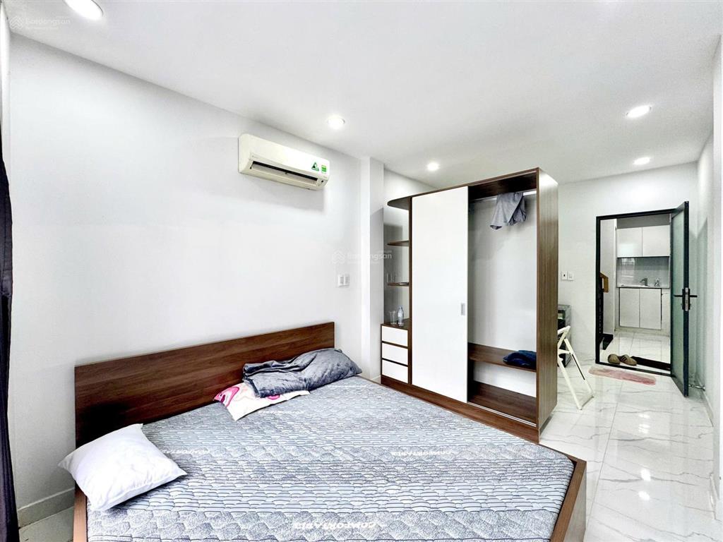 Căn hộ mới 100% tách bếp ban công ngay trung tâm quận 5  nguyễn trãi sát đhsg, đhsp, đh khtn