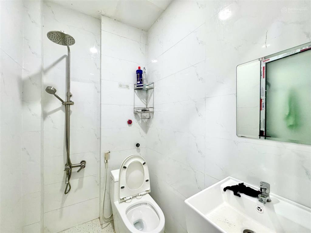 Căn hộ mới 100% tách bếp ban công ngay trung tâm quận 5  nguyễn trãi sát đhsg, đhsp, đh khtn