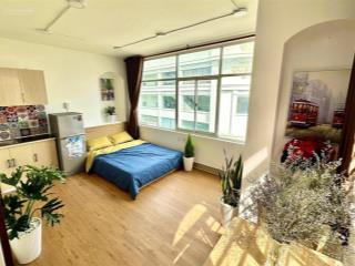 Căn hộ mini full nội thất  nhiều ánh sáng  có thang máy mặt tiền trần hưng đạo quận 5 gần cầu ntp