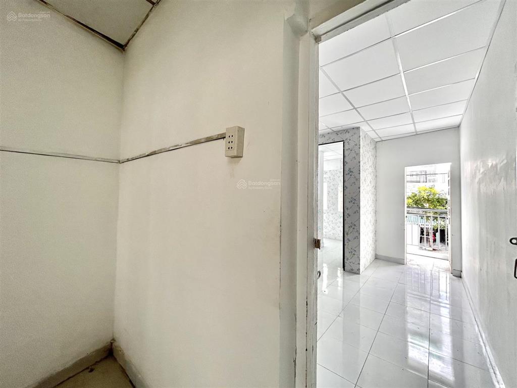 Phòng trọ 40m2 sẵn máy lạnh 2 không gian ngủ mặt tiền cao lỗ gần parc mall q8 giáp q5 cầu chữ y