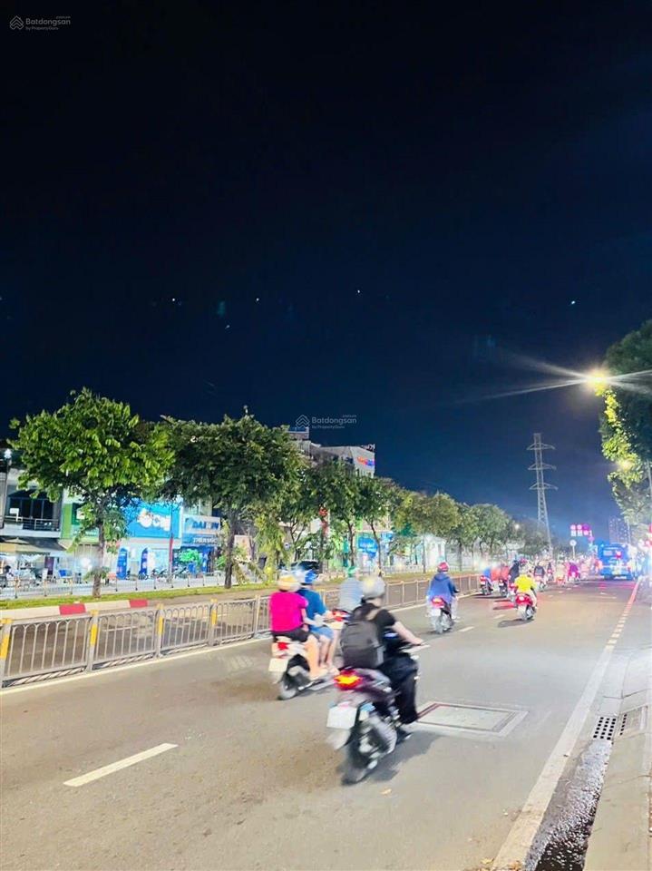 Bán nhà mặt tiền đường kinh dương vương, ngang gần 20m, chỉ 18 tỷ
