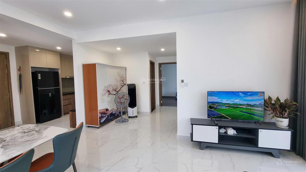 Cho thuê căn hộ diamond alnata plus nhà đẹp có chỗ đậu ô tô riêng